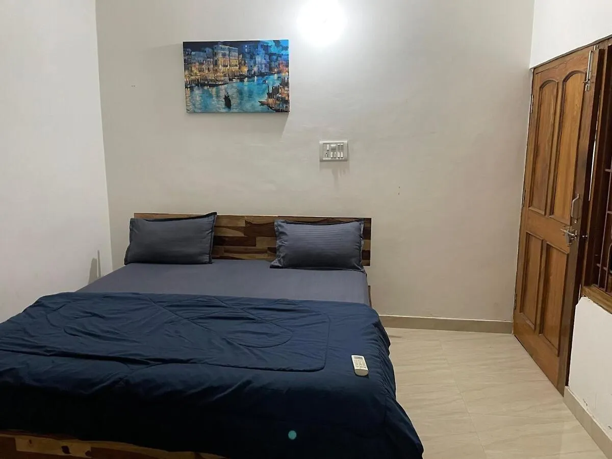 1 Bhk 2 Bed Apartment - Private Floor & Terrace Варанаси 0*,  Индия