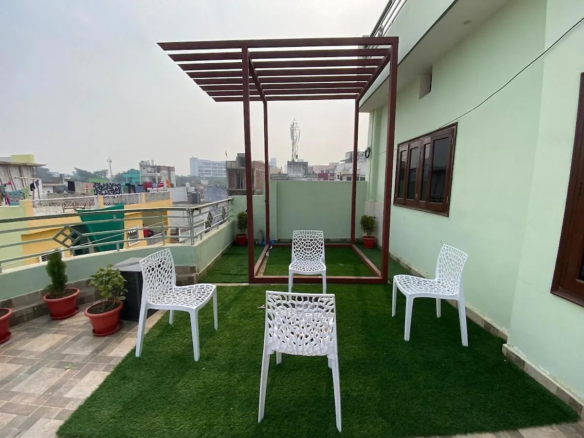 1 Bhk 2 Bed Apartment - Private Floor & Terrace Варанаси